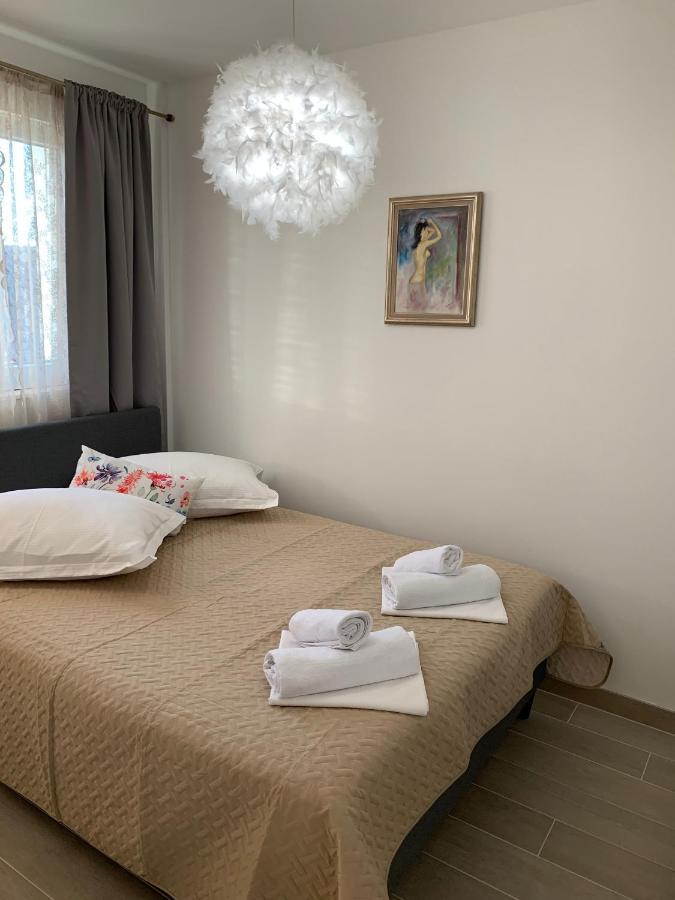 Onavi * Makarska