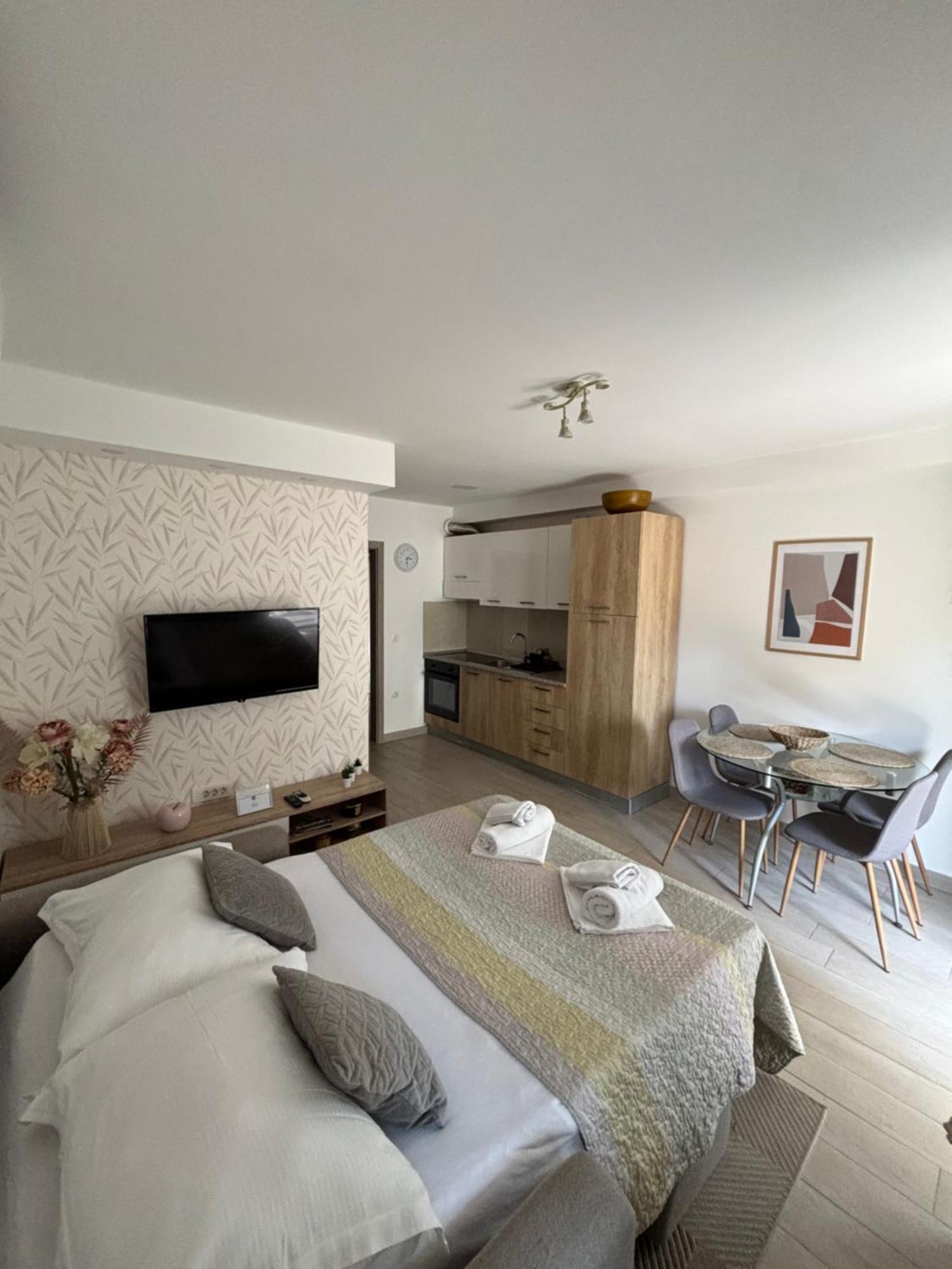 Onavi Apartment